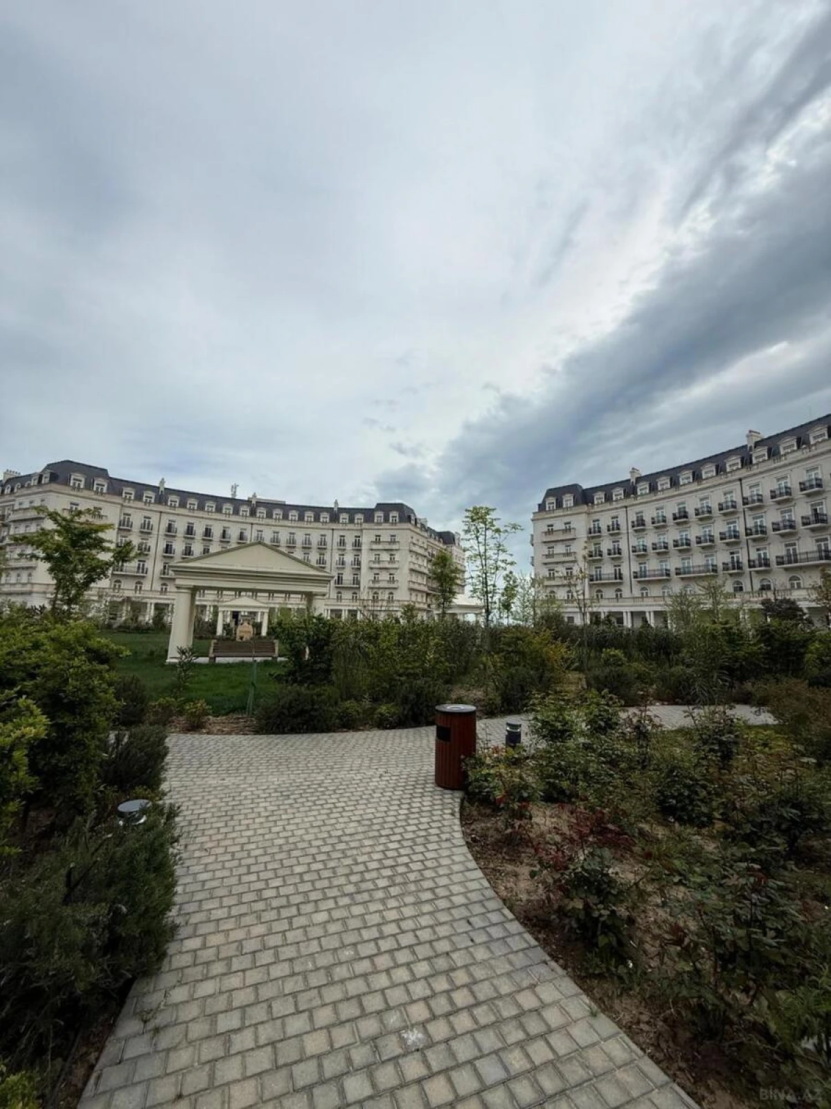 Kirayə verilir 2 otaqlı mənzil 65 m²