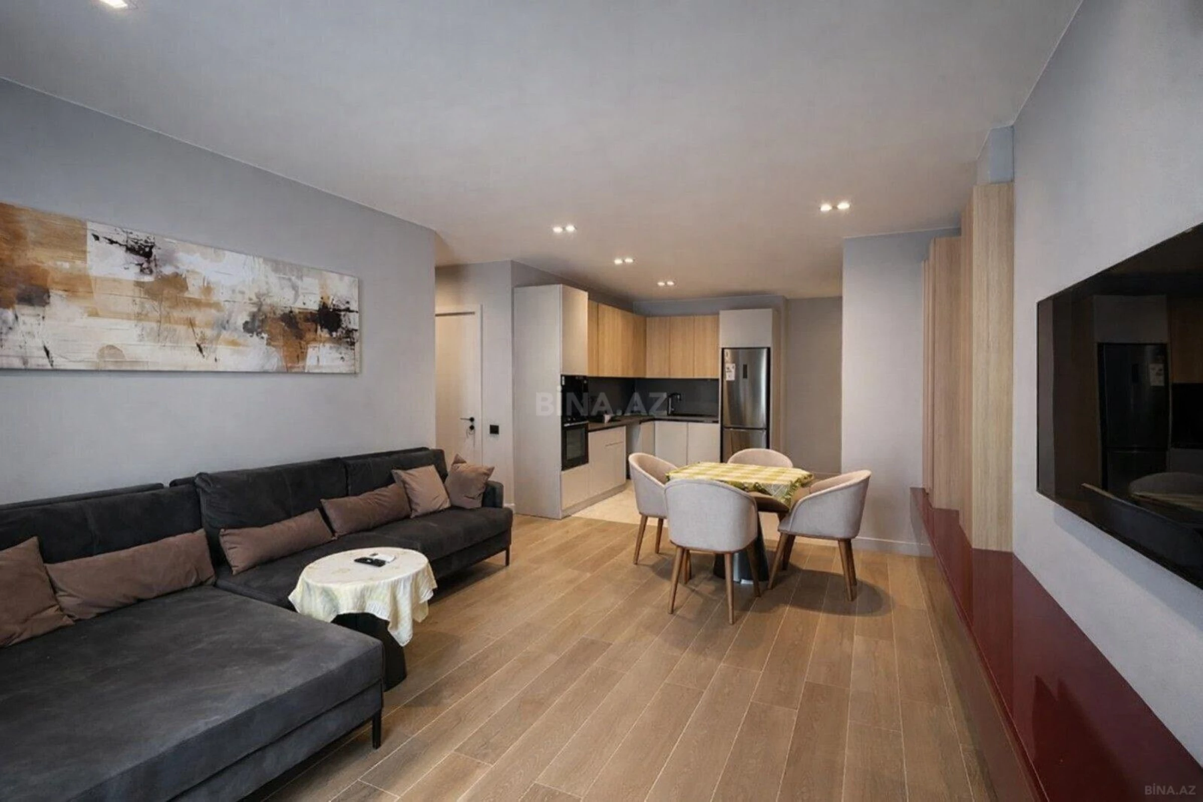 Kirayə verilir 3 otaqlı mənzil 135 m²
