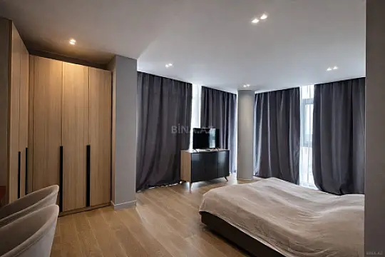 Kirayə verilir 3 otaqlı mənzil 135 m²