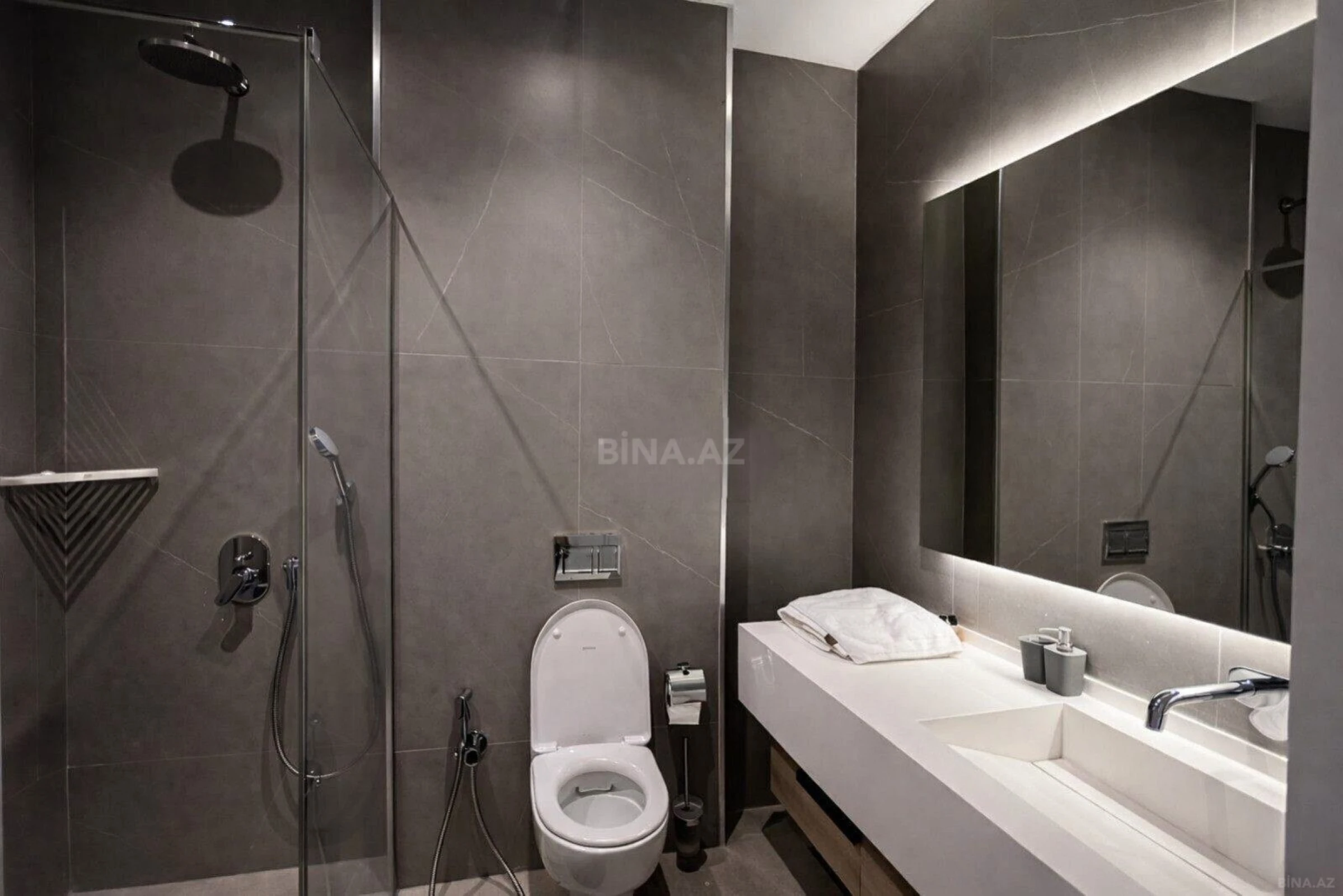 Kirayə verilir 3 otaqlı mənzil 135 m²