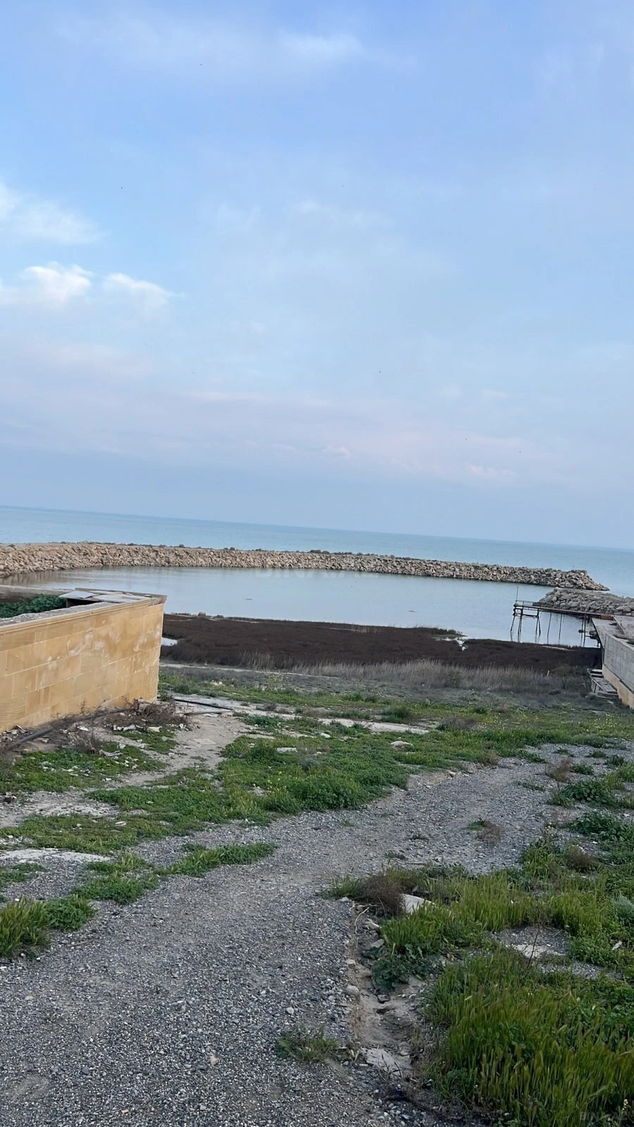 Satılır 15 otaqlı həyət evi 1556 m²