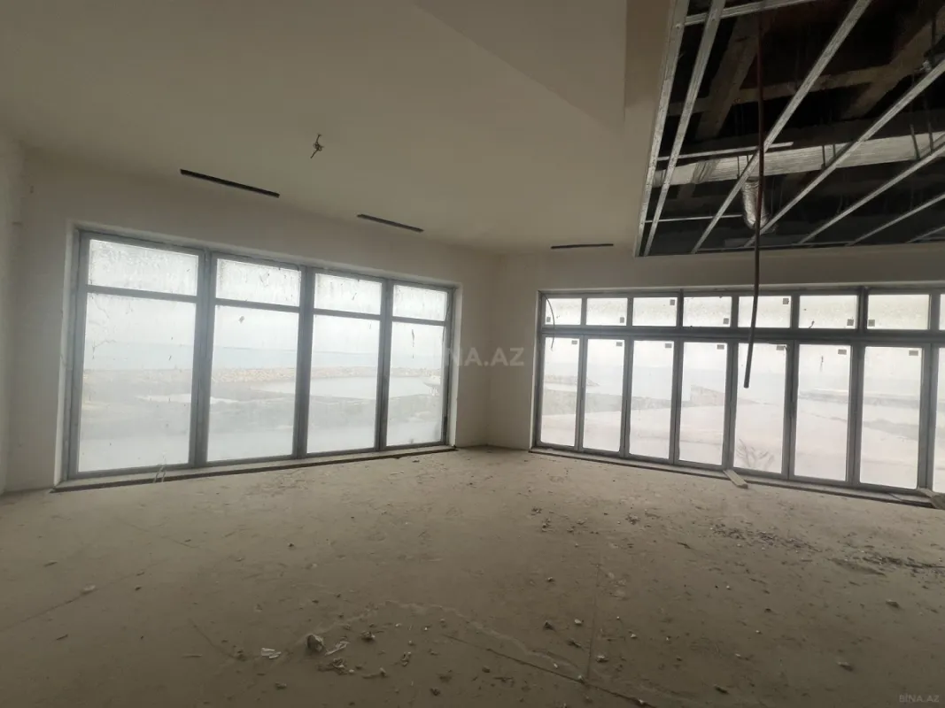 Satılır 15 otaqlı həyət evi 1556 m²
