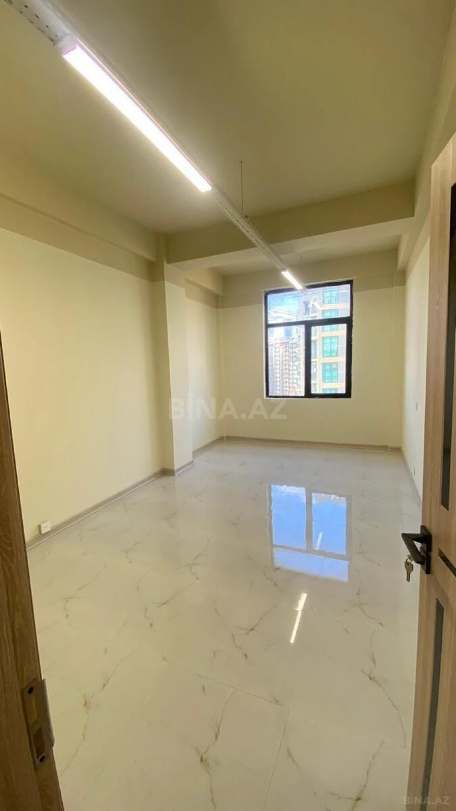 Kirayə verilir 1 otaqlı ofis 32 m²