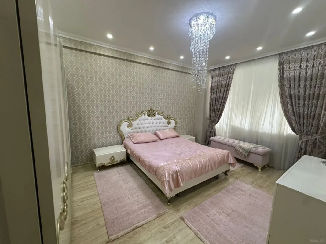 Satılır 4 otaqlı mənzil 108 m²