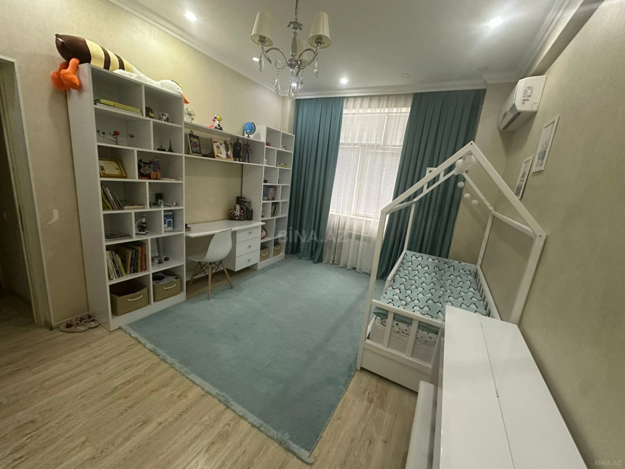 Satılır 4 otaqlı mənzil 108 m²