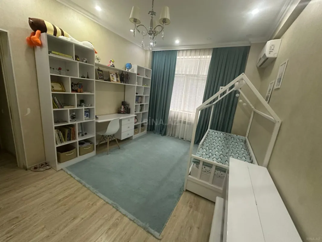 Satılır 4 otaqlı mənzil 108 m²