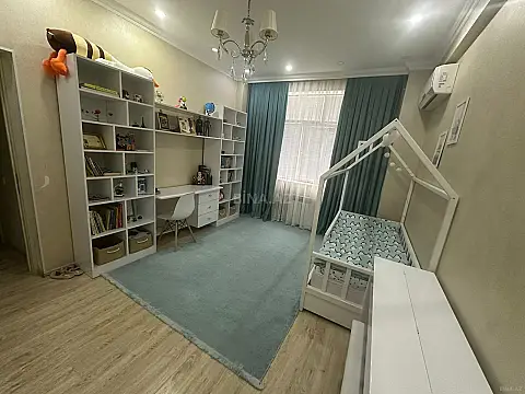Satılır 4 otaqlı mənzil 108 m²