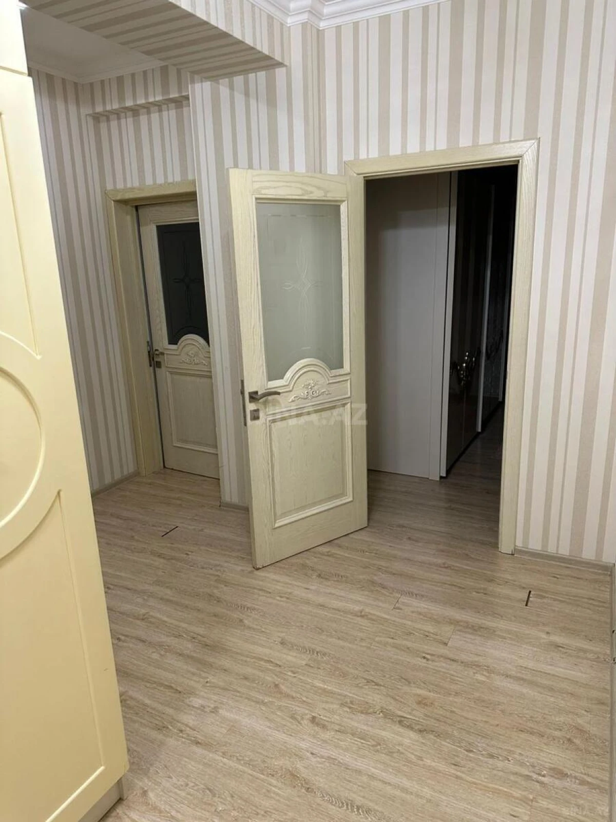 Satılır 4 otaqlı mənzil 108 m²