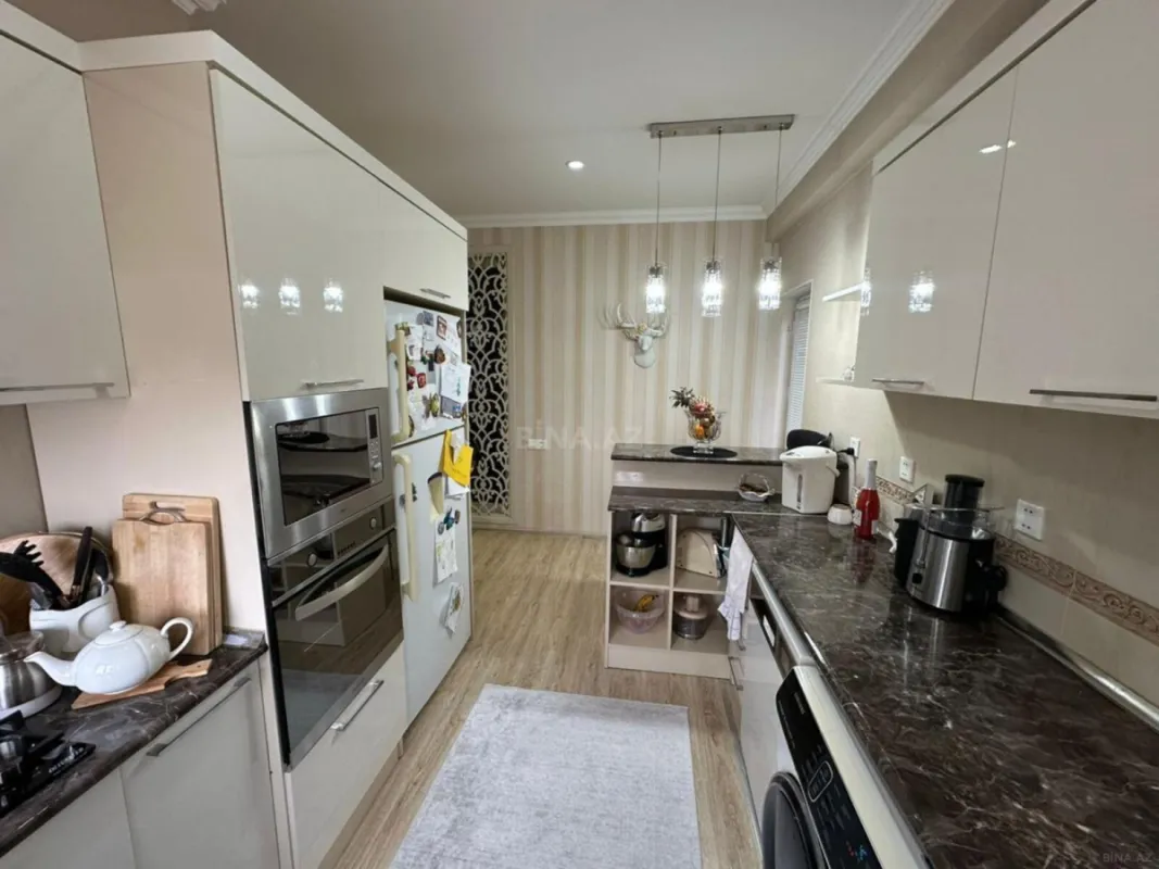 Satılır 4 otaqlı mənzil 108 m²