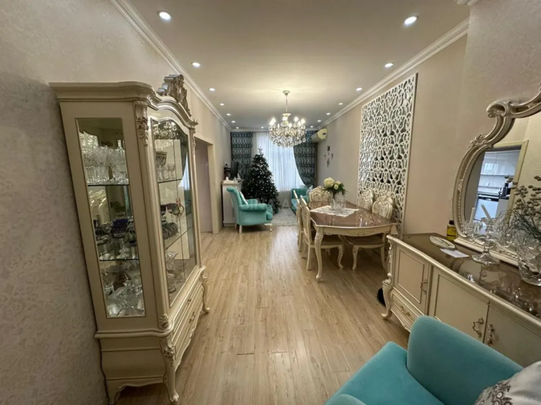 Satılır 4 otaqlı mənzil 108 m²