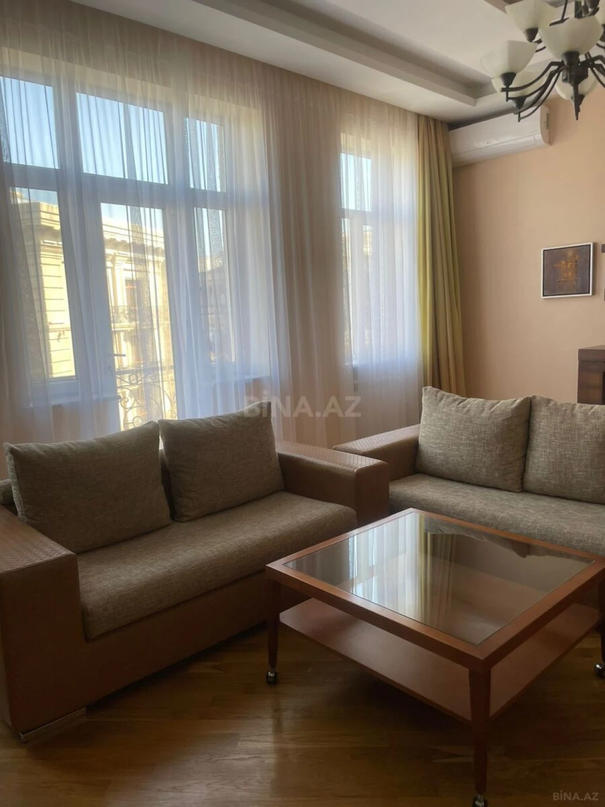 Kirayə verilir 4 otaqlı mənzil 130 m²