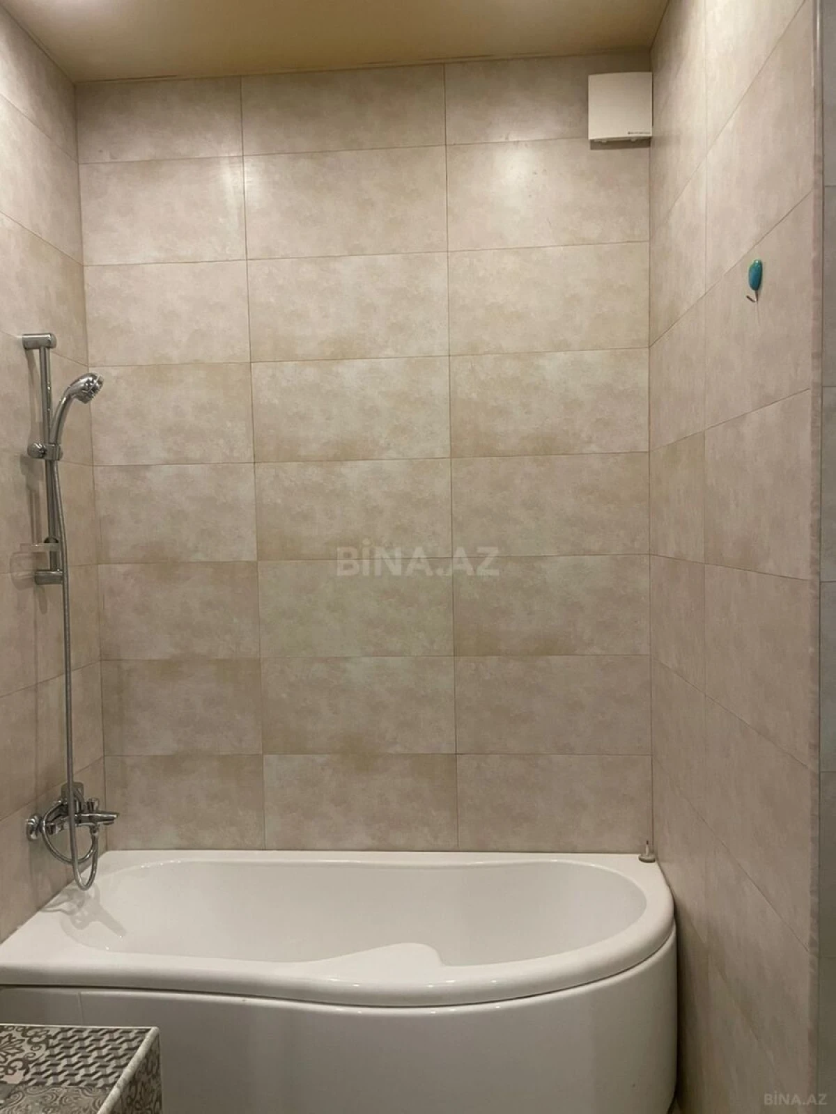 Kirayə verilir 4 otaqlı mənzil 130 m²