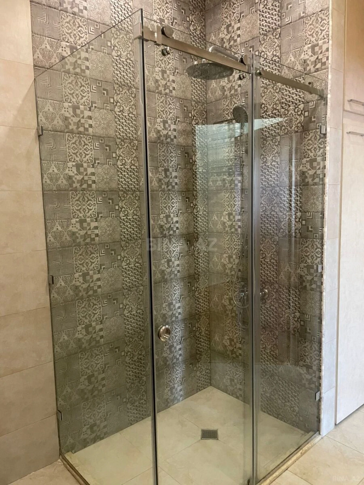 Kirayə verilir 4 otaqlı mənzil 130 m²