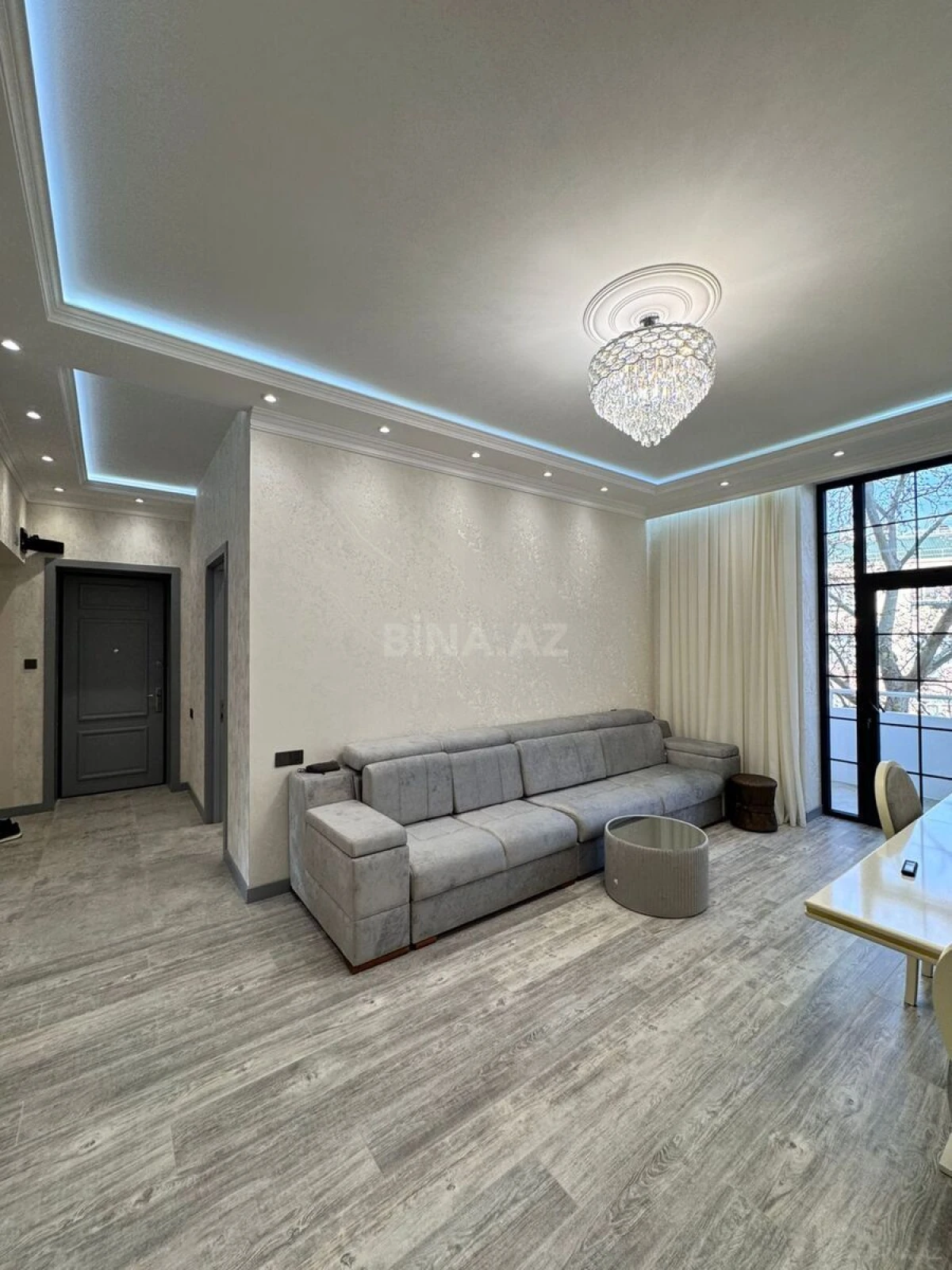 Satılır 3 otaqlı mənzil 95 m²