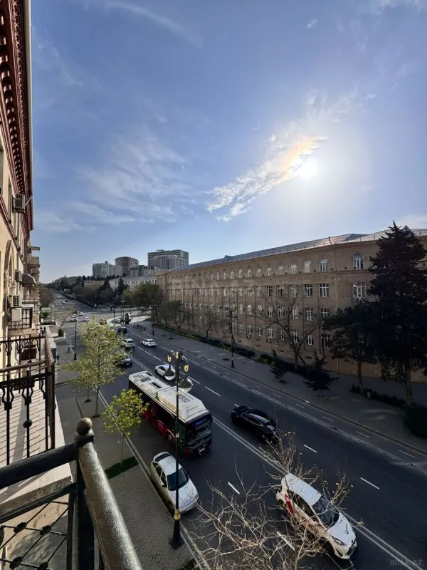 Satılır 3 otaqlı mənzil 95 m²