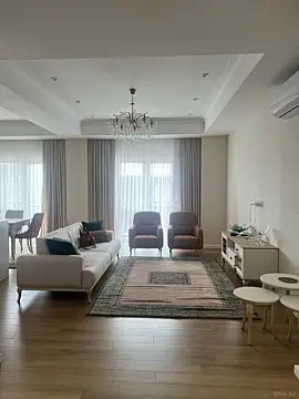 Kirayə verilir 3 otaqlı mənzil 130 m²