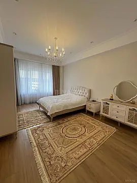 Kirayə verilir 3 otaqlı mənzil 130 m²