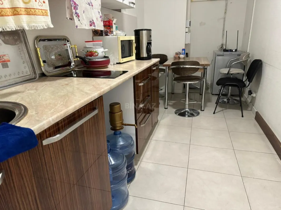 Kirayə verilir 6 otaqlı ofis 300 m²