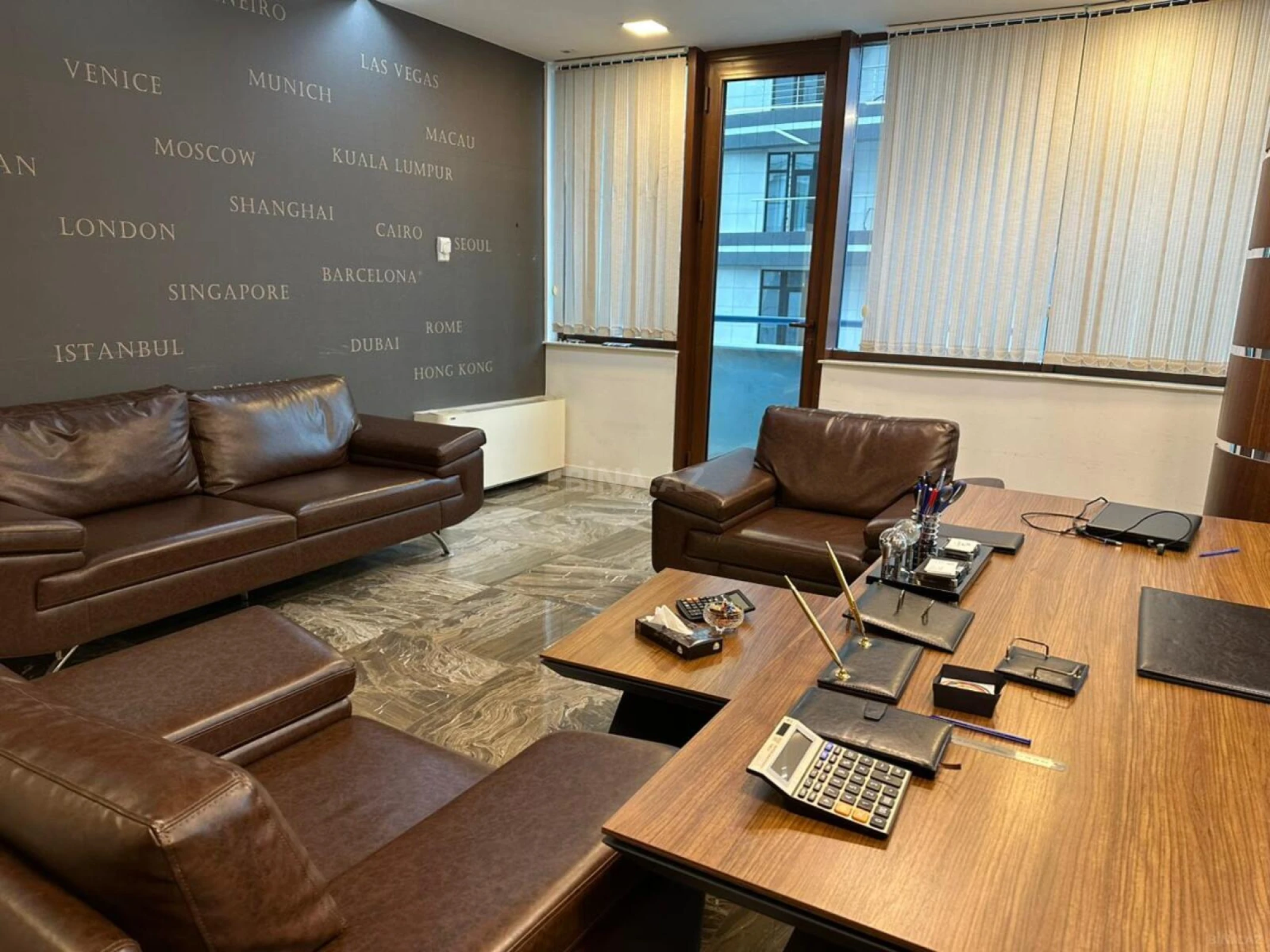 Kirayə verilir 6 otaqlı ofis 300 m²