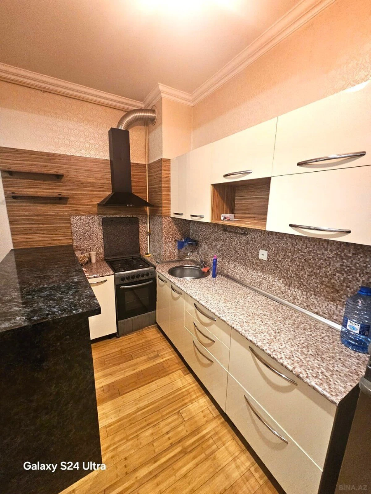 Kirayə verilir 2 otaqlı mənzil 63 m²