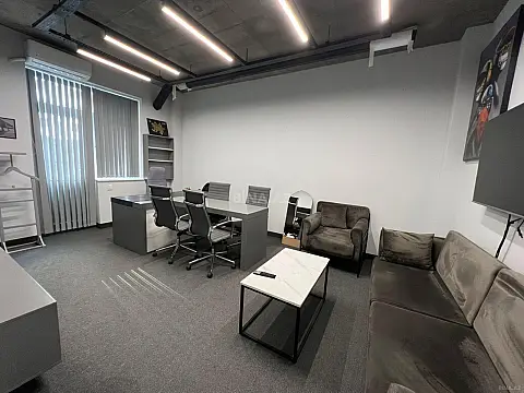 Kirayə verilir 5 otaqlı ofis 164 m²