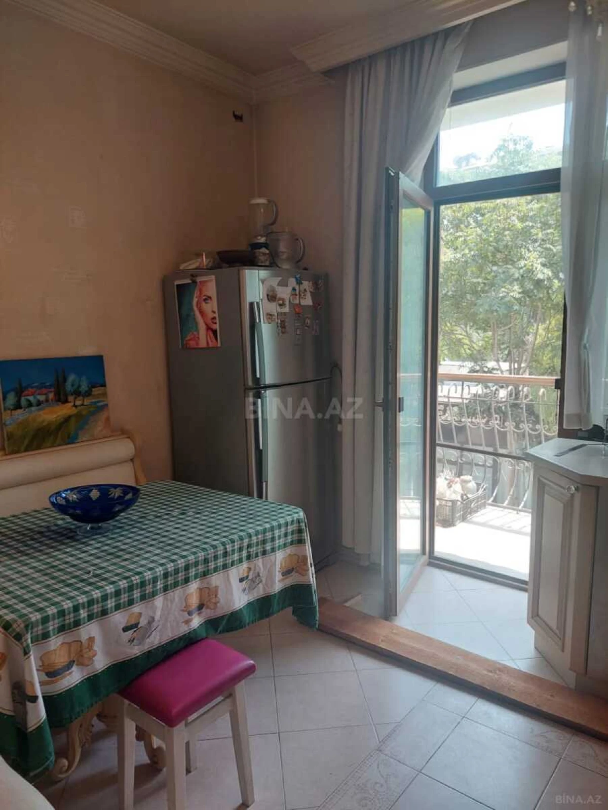 Satılır 6 otaqlı mənzil 180 m²
