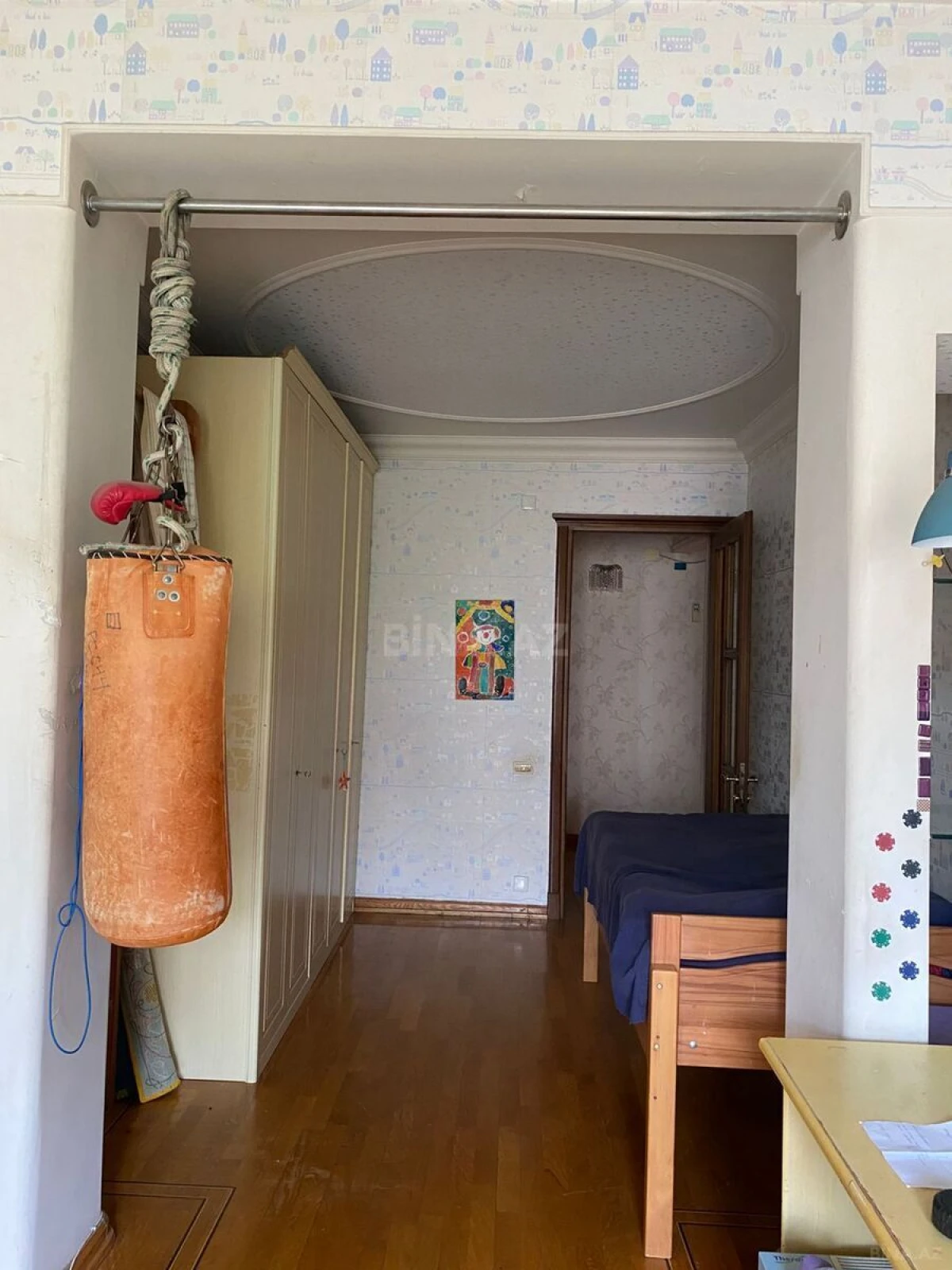 Satılır 6 otaqlı mənzil 180 m²