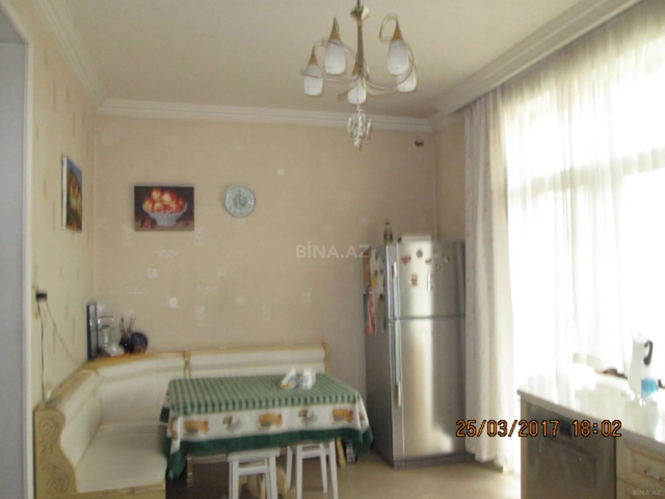 Satılır 6 otaqlı mənzil 180 m²