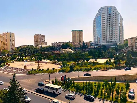 Satılır 1 otaqlı mənzil 30 m² — Bakı, İnşaatçılar 1 otaq 30.00 m²