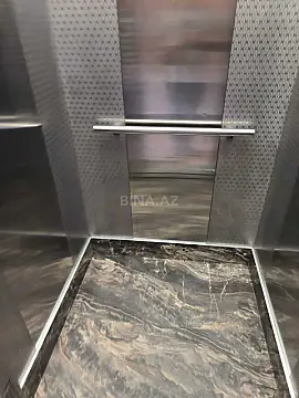 Satılır 4 otaqlı mənzil 186 m²