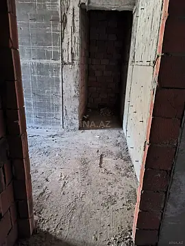 Satılır 4 otaqlı mənzil 186 m²