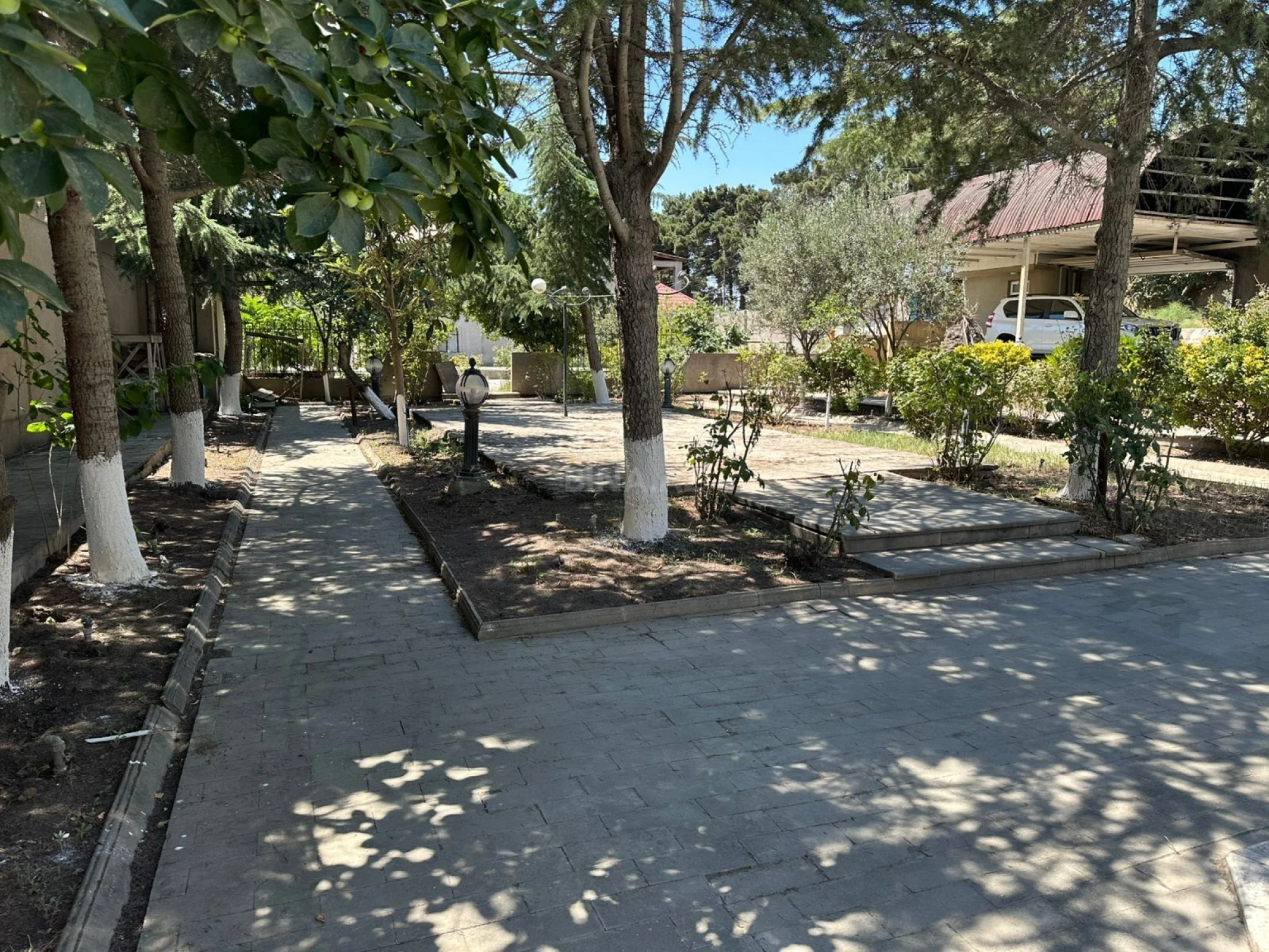 Satılır 7 otaqlı həyət evi 400 m²
