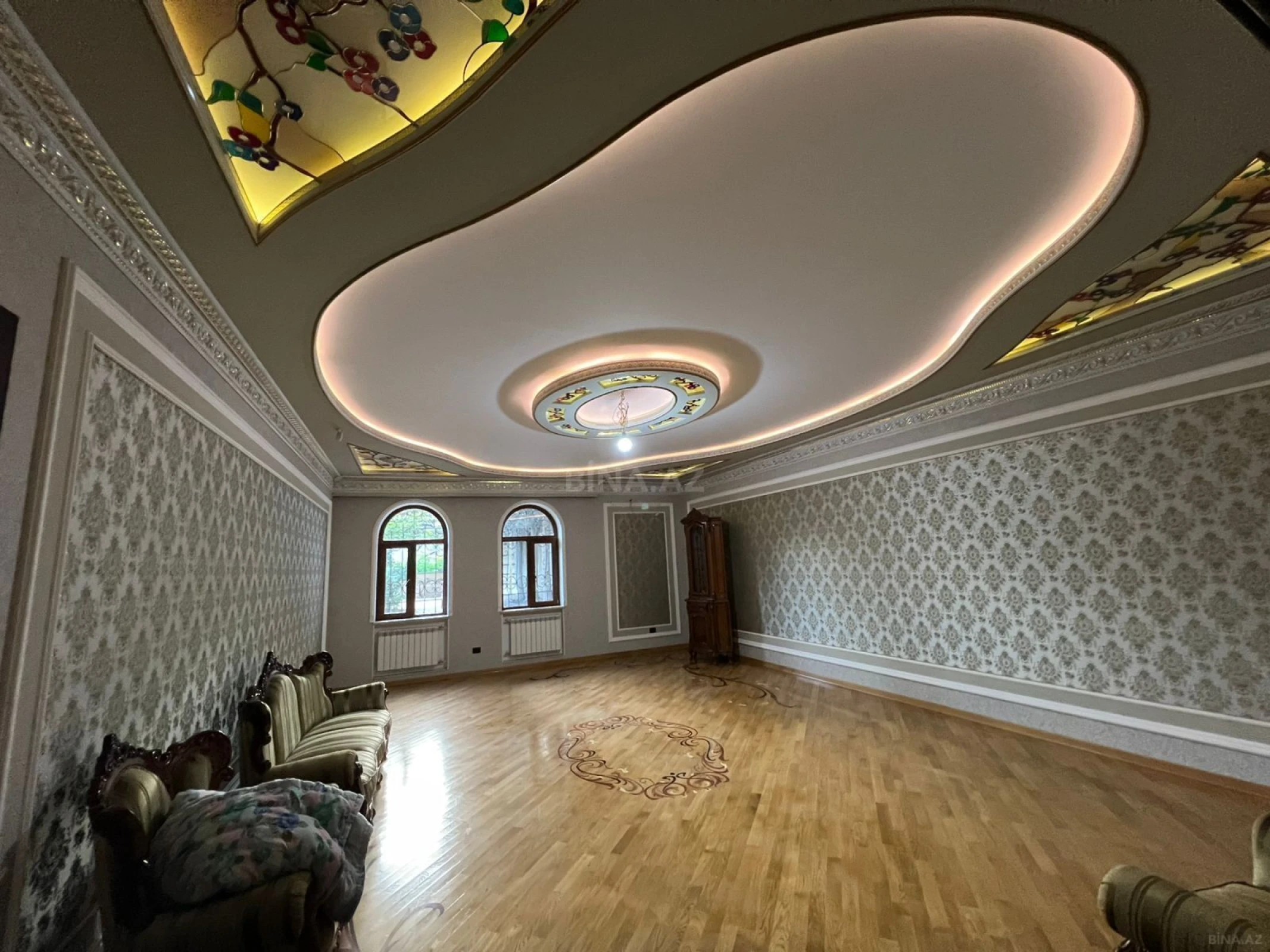 Satılır 7 otaqlı həyət evi 400 m²