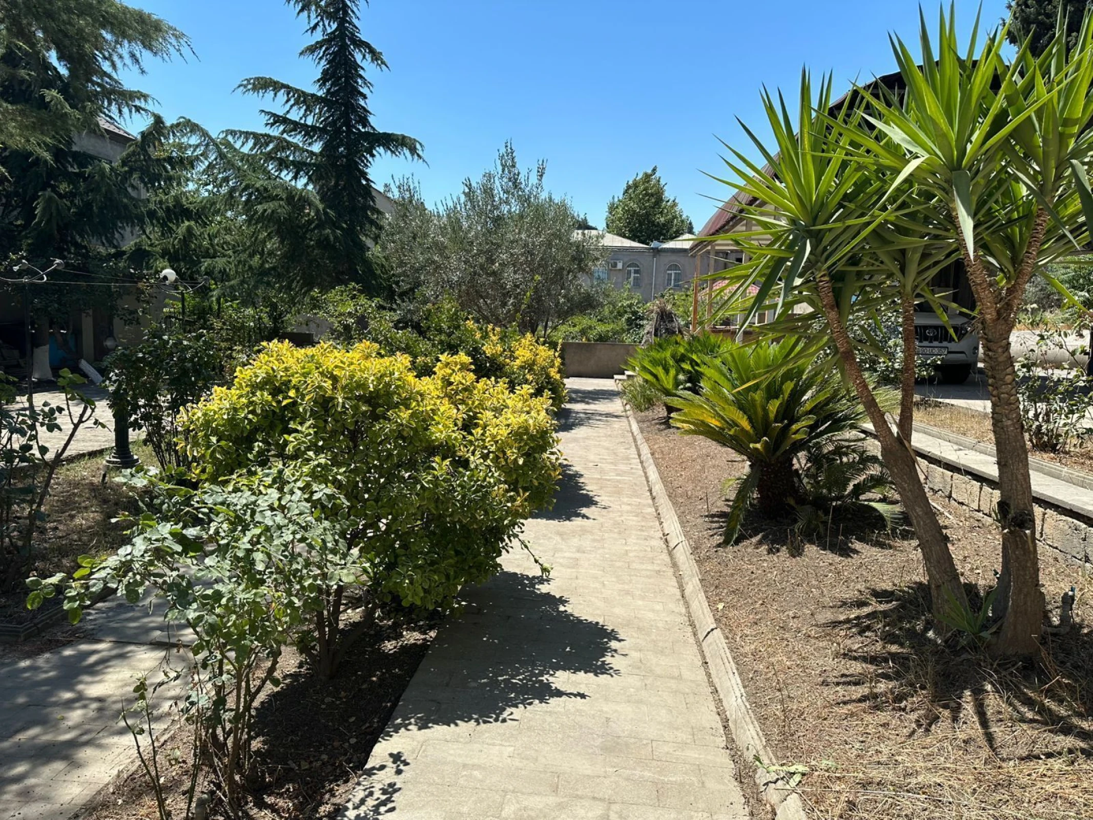 Satılır 7 otaqlı həyət evi 400 m²