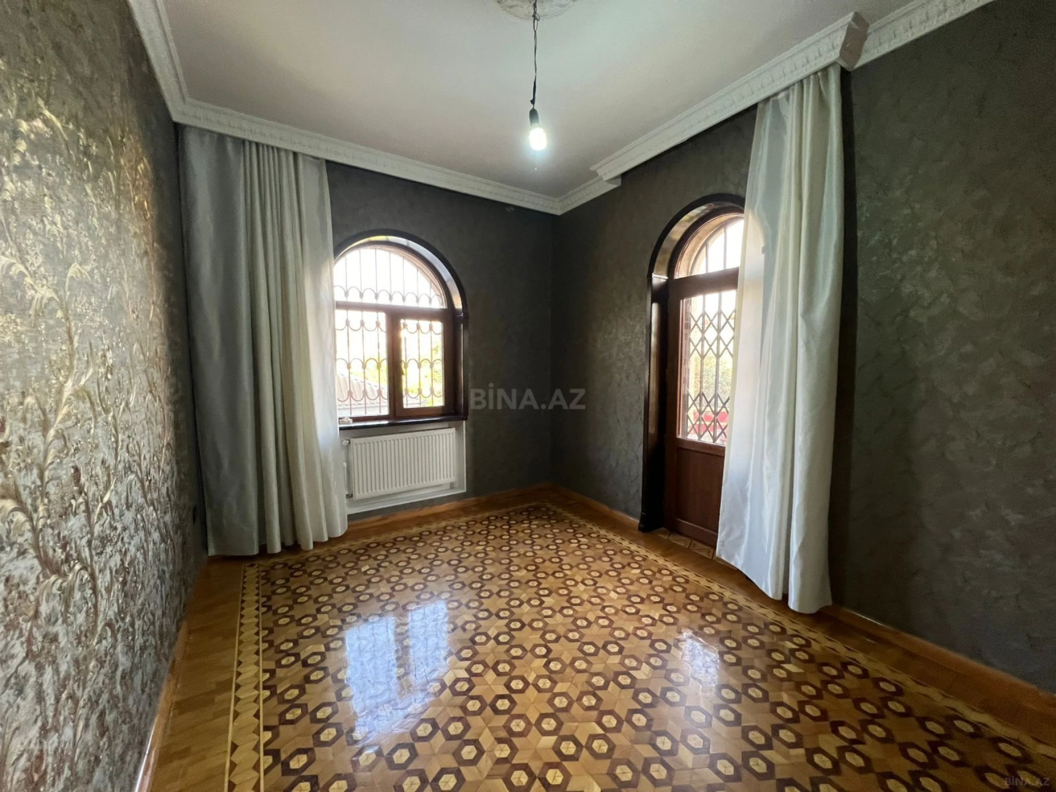 Satılır 7 otaqlı həyət evi 400 m²