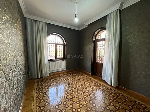 Satılır 7 otaqlı həyət evi 400 m²