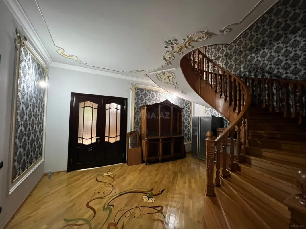 Satılır 7 otaqlı həyət evi 400 m²