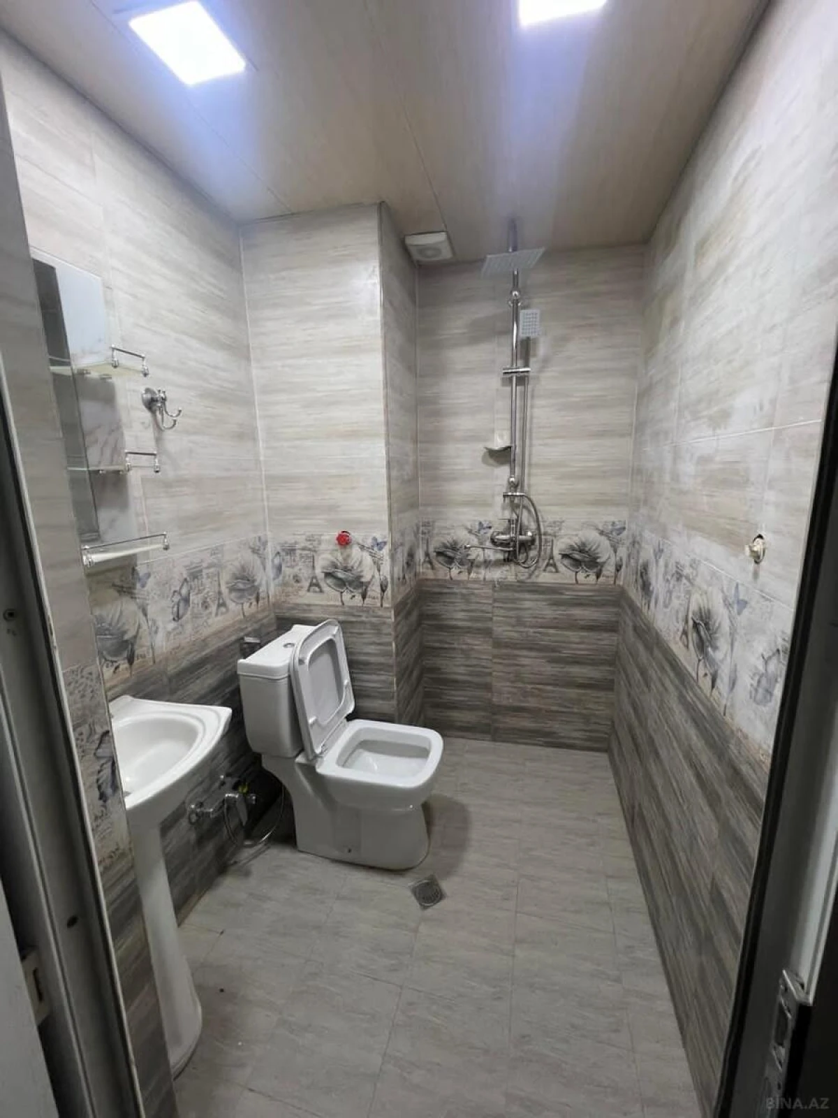 Satılır 7 otaqlı həyət evi 400 m²