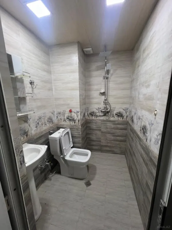 Satılır 7 otaqlı həyət evi 400 m²