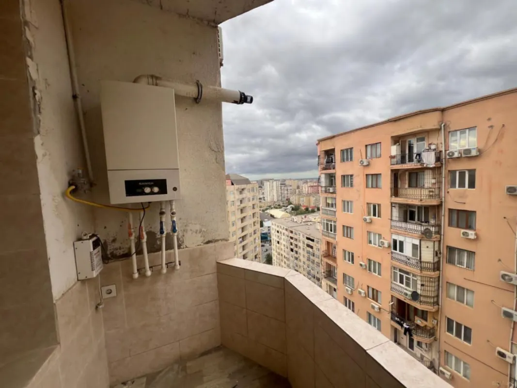 Satılır 7 otaqlı həyət evi 400 m²