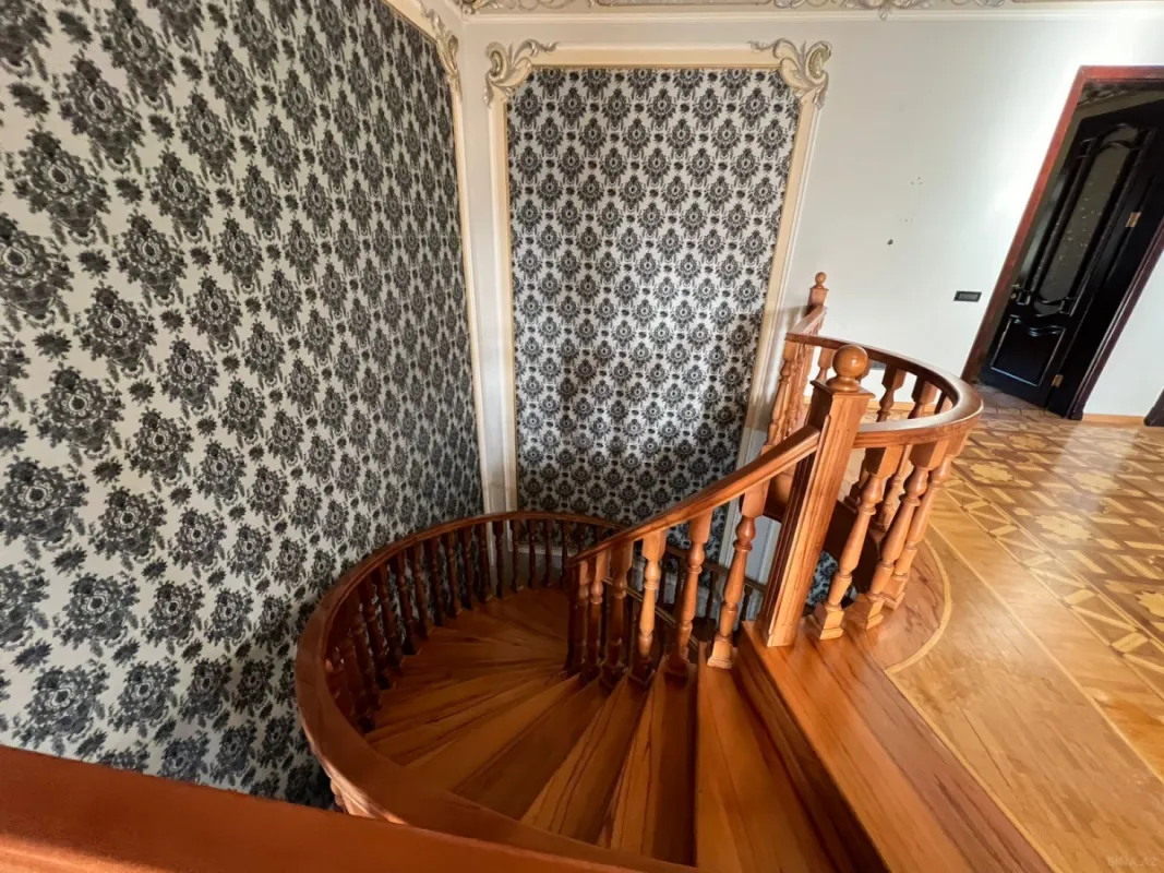 Satılır 7 otaqlı həyət evi 400 m²