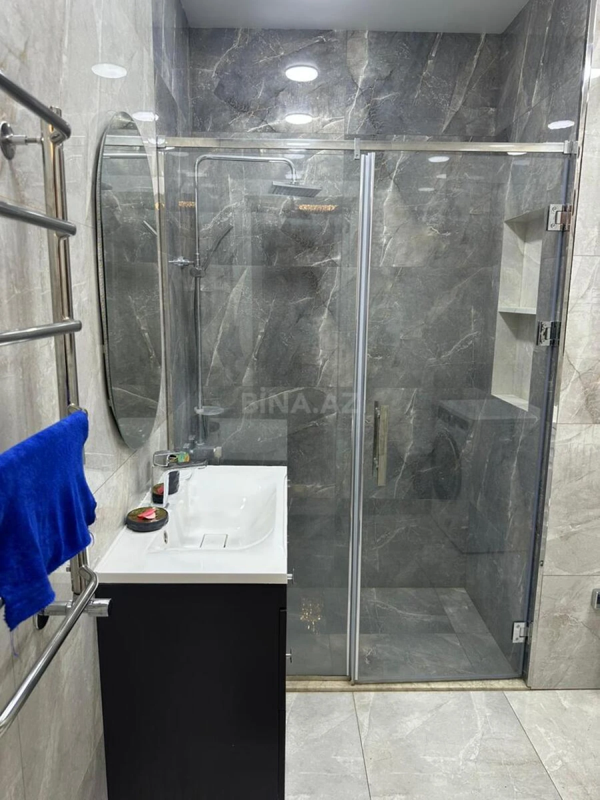 Kirayə verilir 4 otaqlı mənzil 140 m²