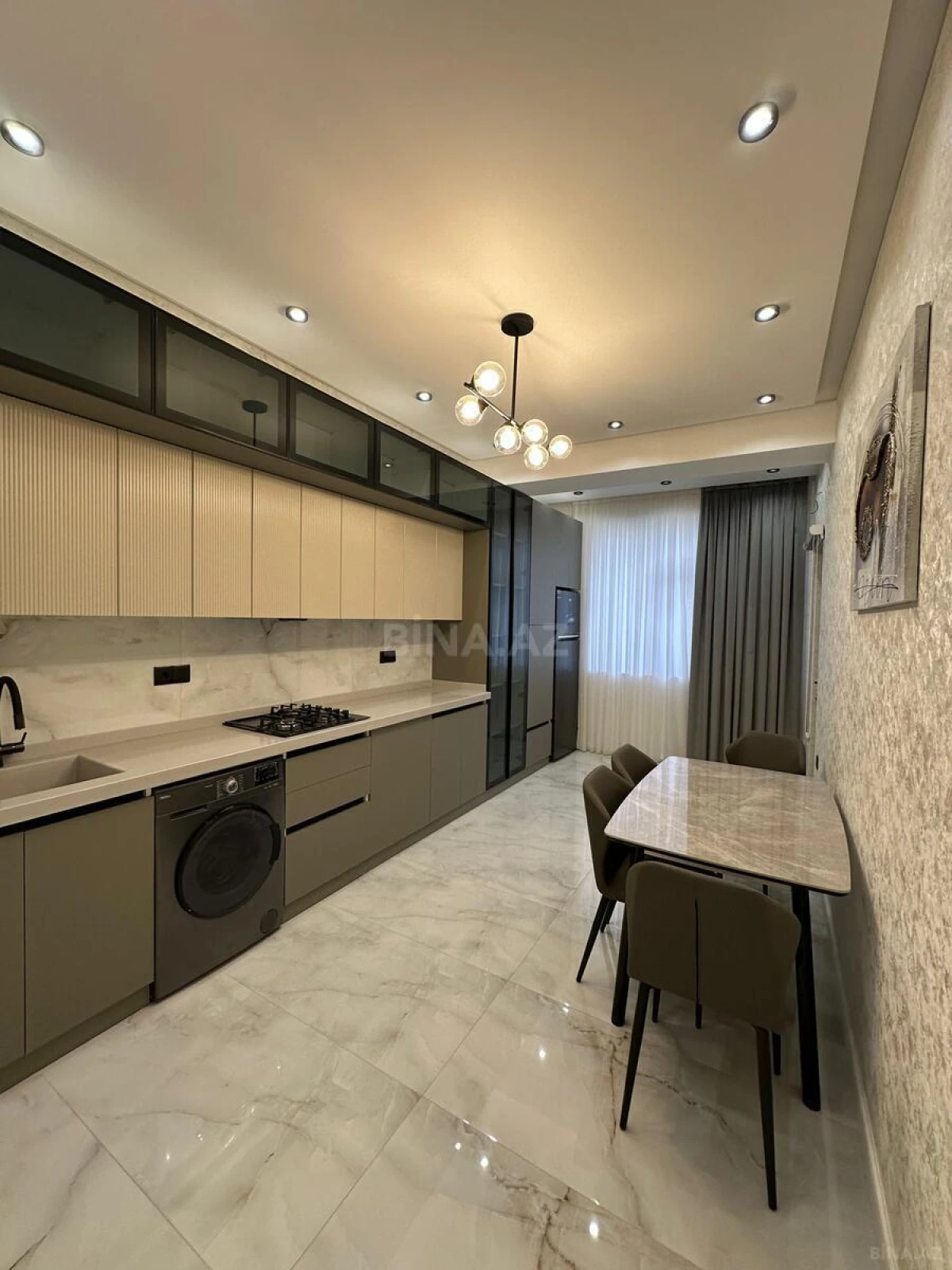 Satılır 3 otaqlı mənzil 114 m²
