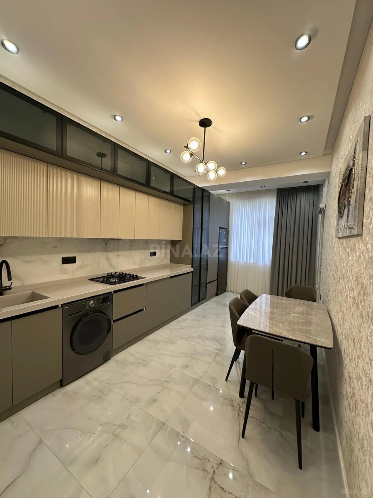 Satılır 3 otaqlı mənzil 114 m²