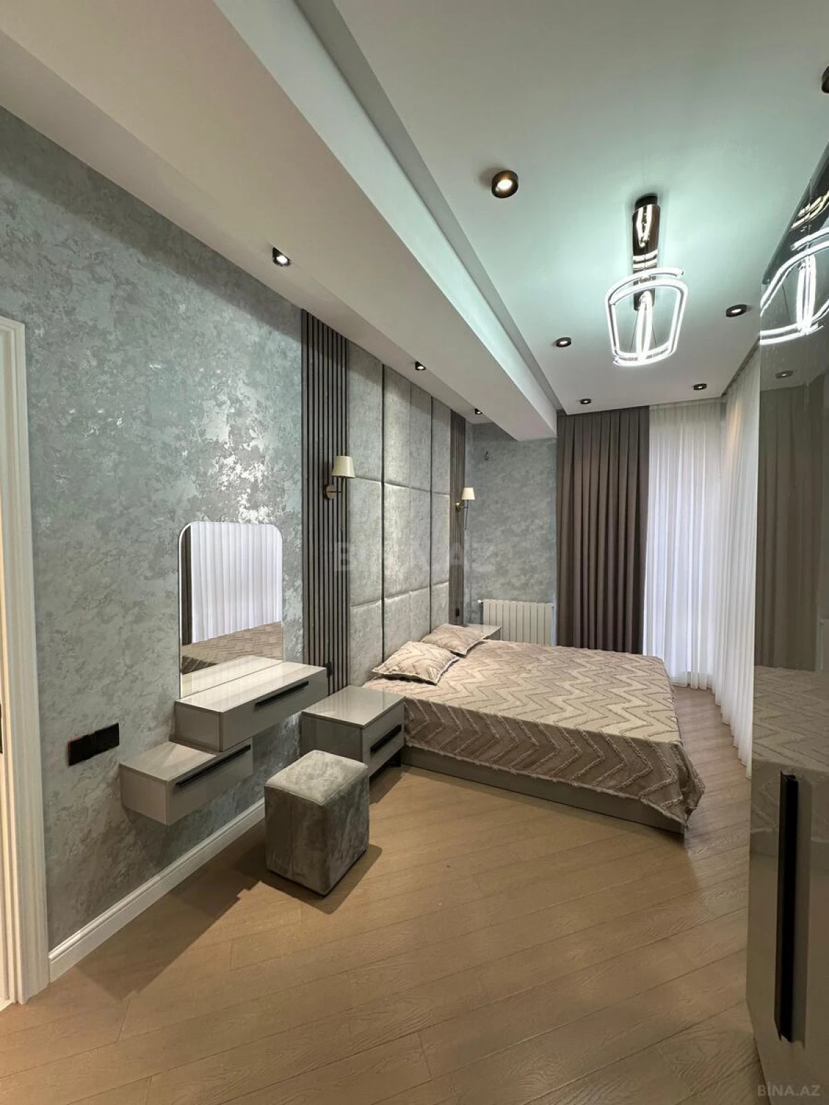 Satılır 3 otaqlı mənzil 114 m²