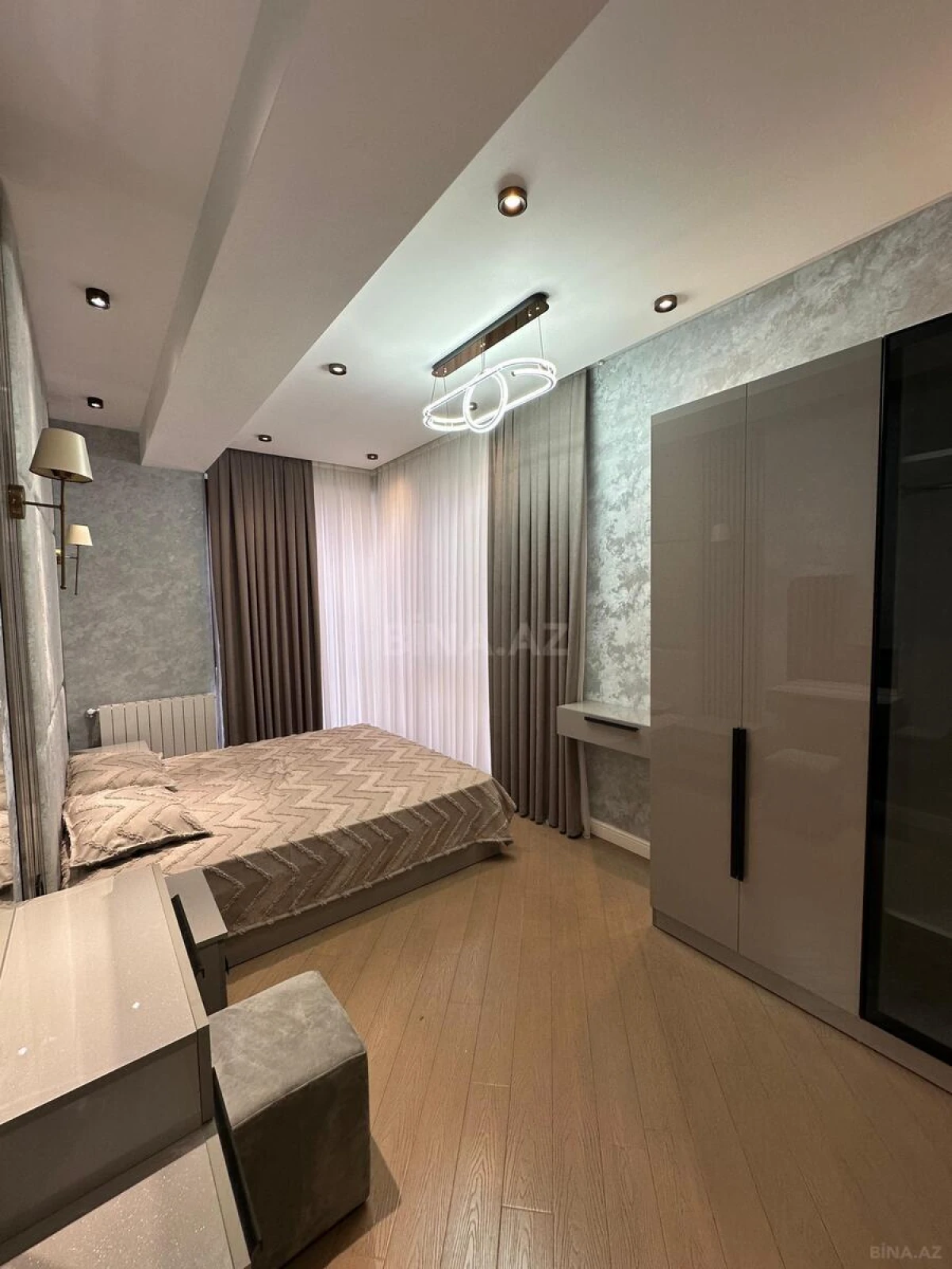 Satılır 3 otaqlı mənzil 114 m²