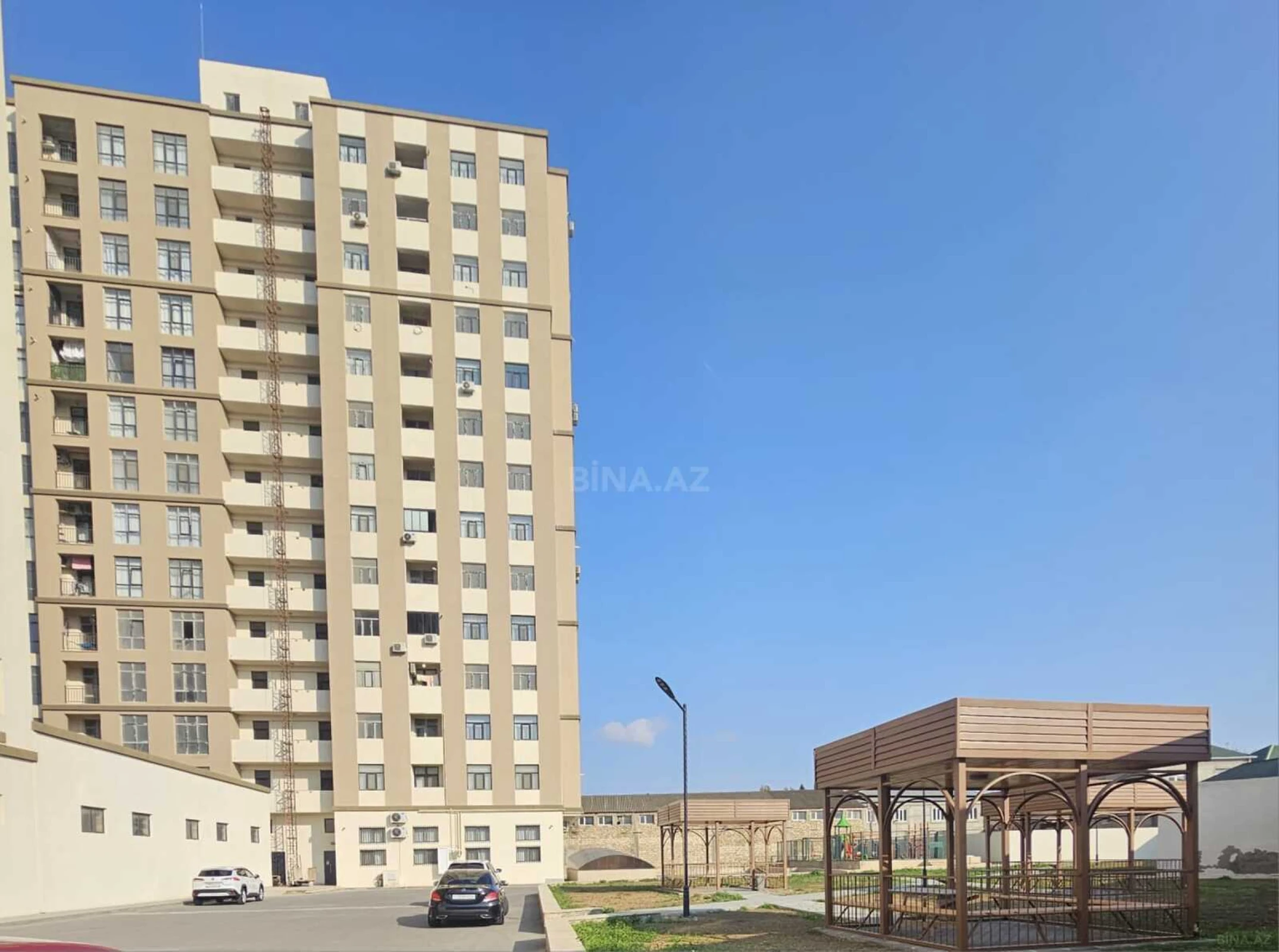 Satılır 2 otaqlı mənzil 75 m²