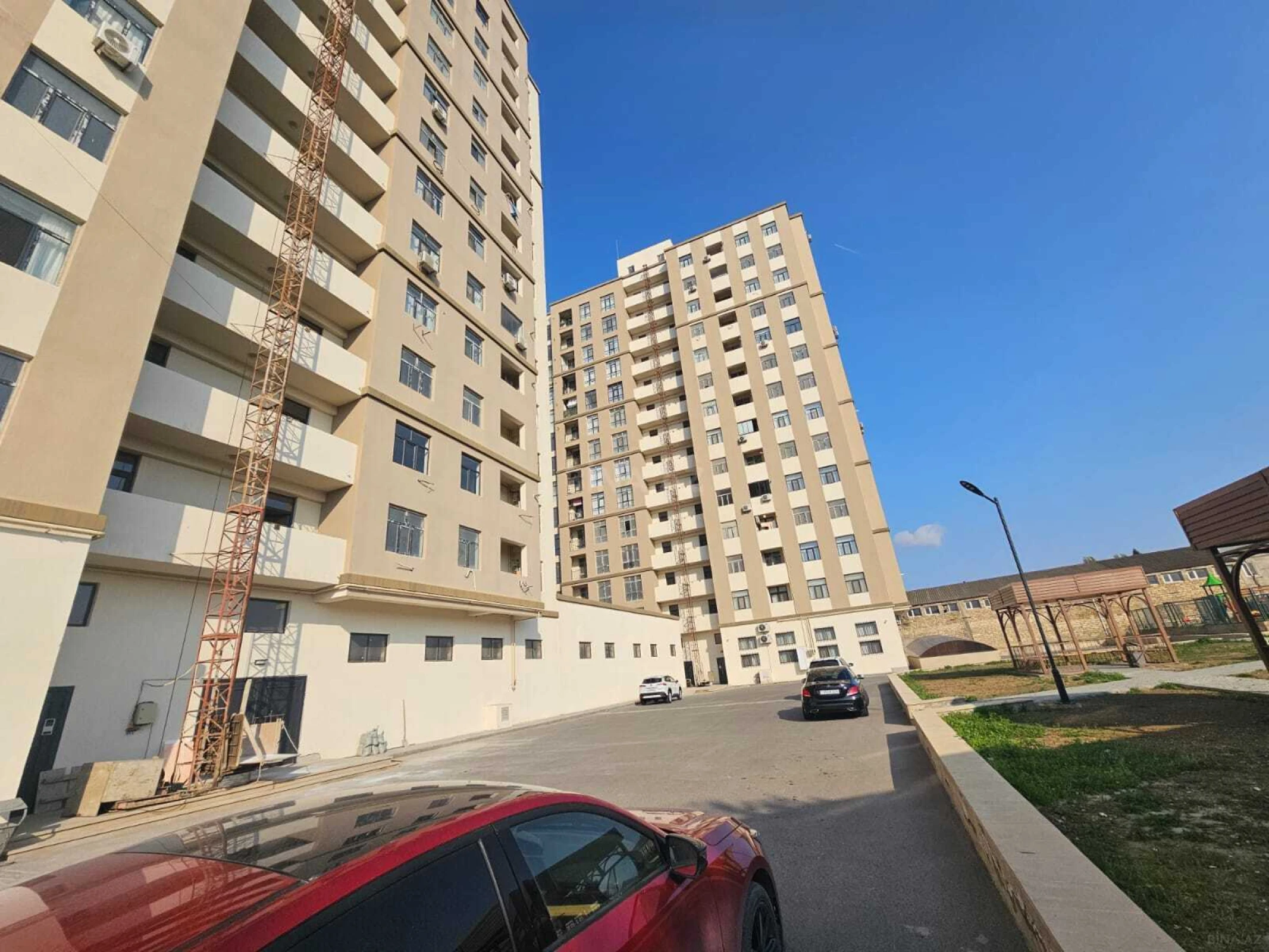 Satılır 2 otaqlı mənzil 75 m²