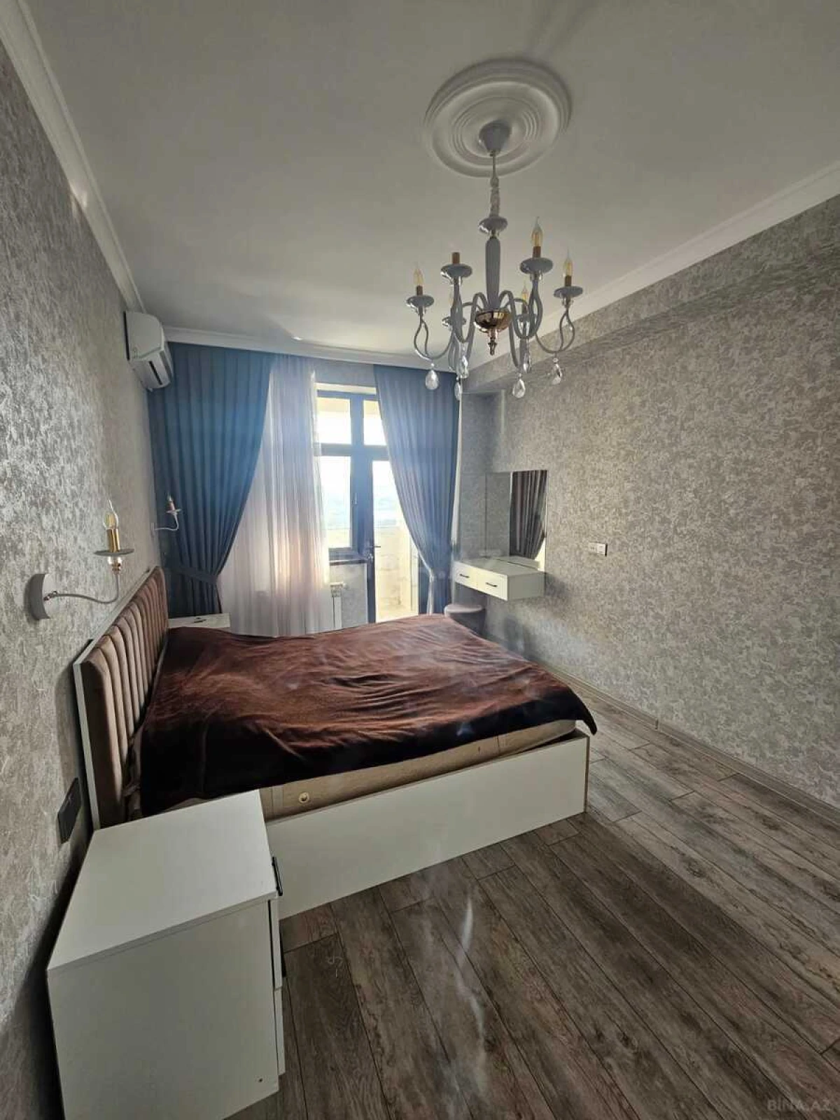 Satılır 2 otaqlı mənzil 75 m²
