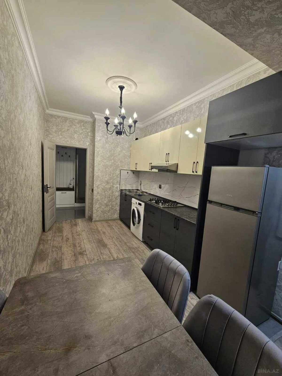 Satılır 2 otaqlı mənzil 75 m²